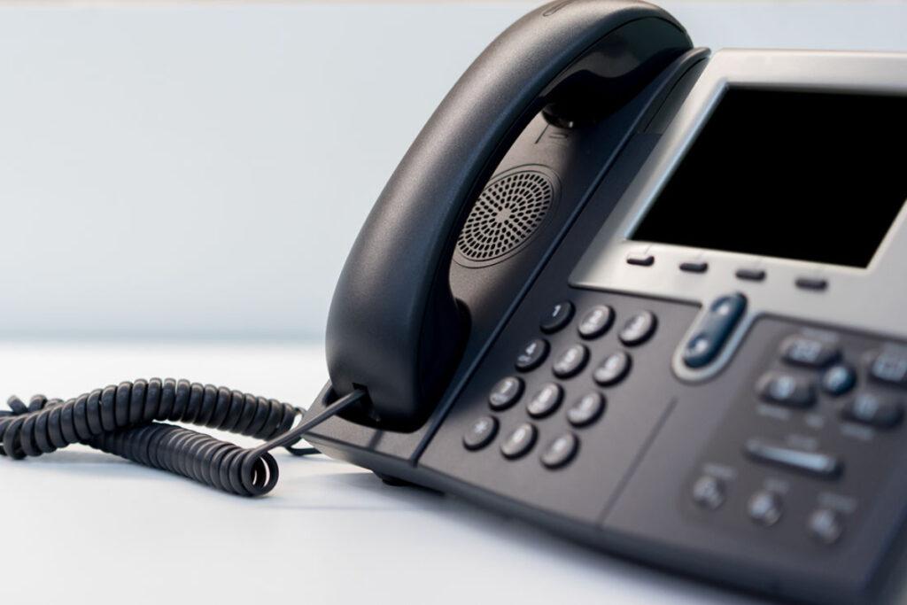 5 Reasons Your Small Business Needs Cloud Hosted VoIP 1 5 reasons your small business needs cloud hosted voip