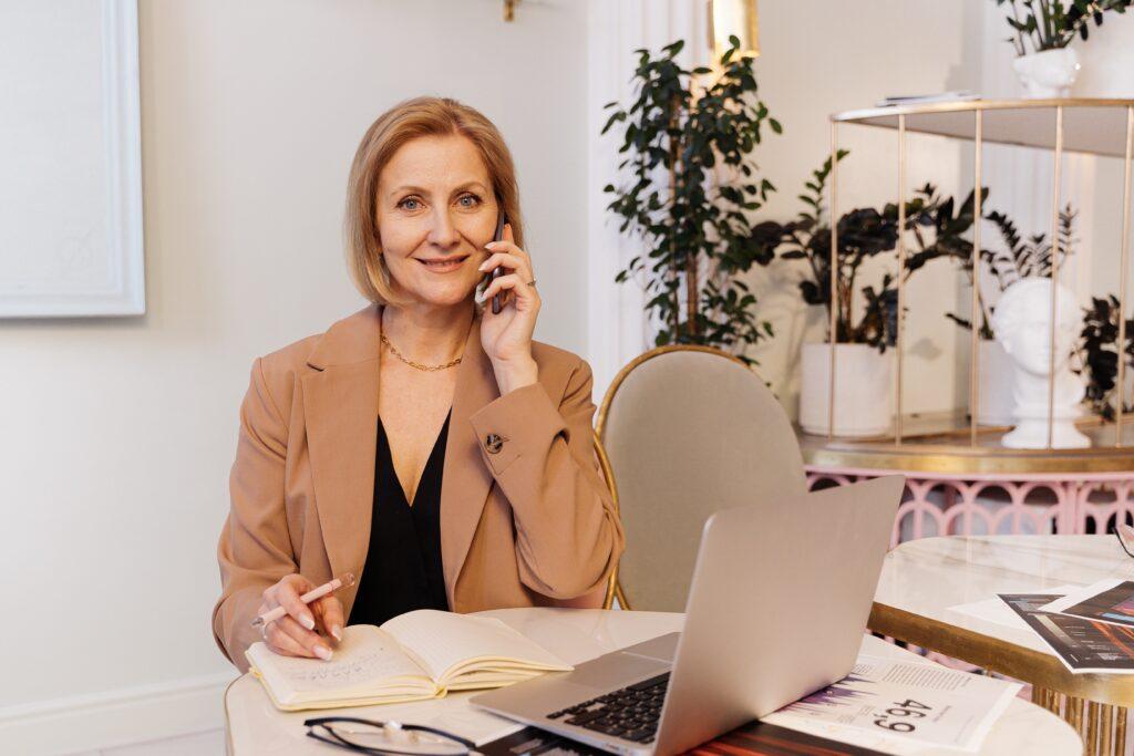 5 Big Wins for Mobile VoIP Users 1 Mobile VoIP user
