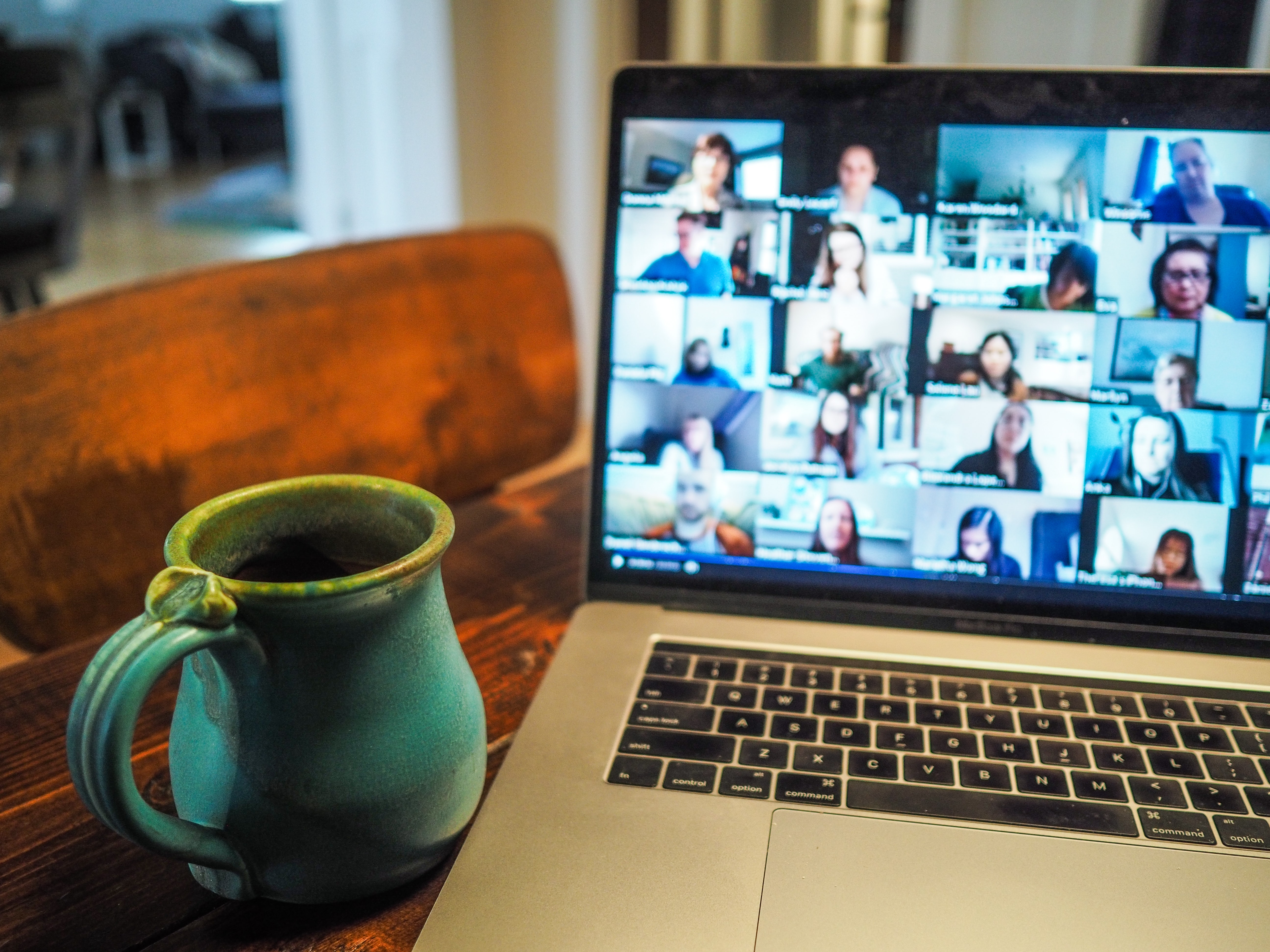Looking to Grow Your Business? Move to A Cloud-Based Phone Solution 1 a cloud-based phone solution offers flexibility