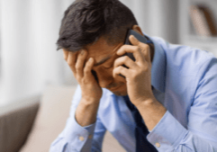 A sales representative talking about the VoIP problems and solutions for his company